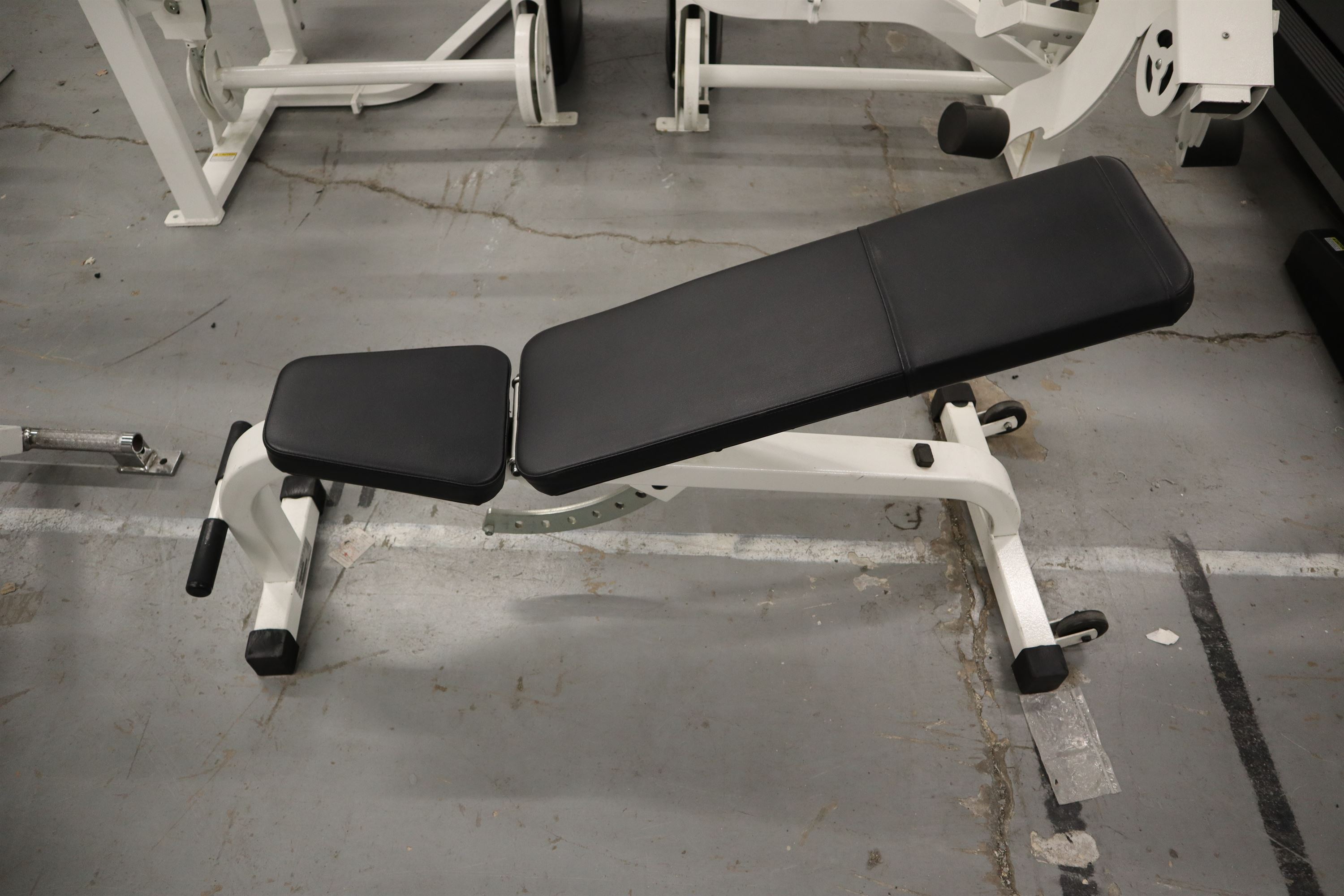 Used Cybex Adjustable FI Flat Inckine Bench 543791 Freeweights & Accessories